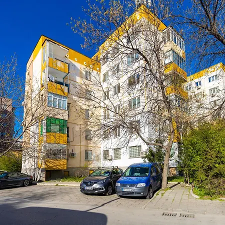 1-bedroom Flat With Balcony In By Flat Mаnager Appartamento