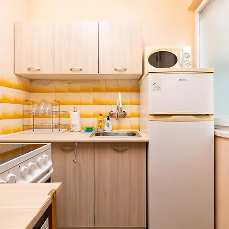 1-bedroom Flat With Balcony In By Flat Mаnager Apartman